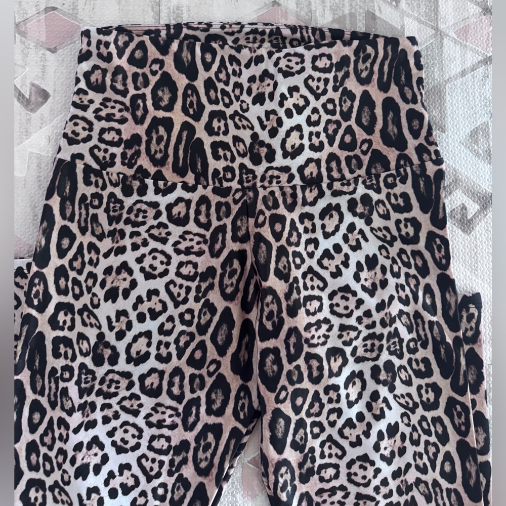 Leopard Print Onzie Leggings - Picture 2 of 4
